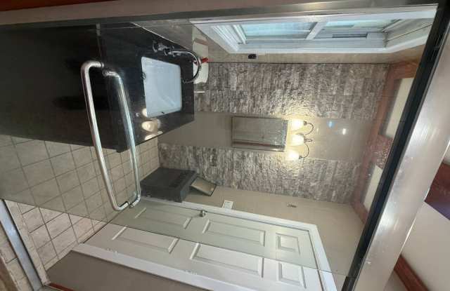 1722 Hunt avenue - 1722 Hunt Avenue, Bronx, NY 10462