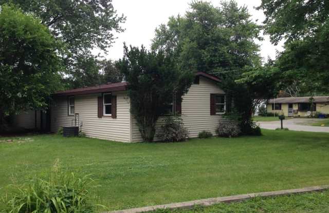 Large 3bd/1bth Single Family Home Near Caterpillar/Newtown Fitness photos photos Large 3bd/1bth Single Family Home Near Caterpillar/Newtown Fitness photos photos