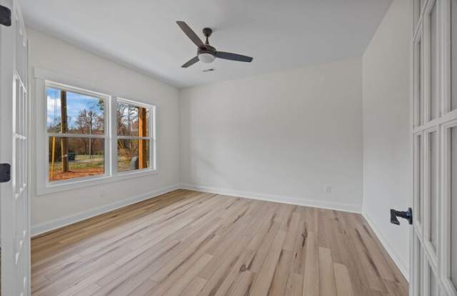 387 Lake Farm Drive Gallery 4