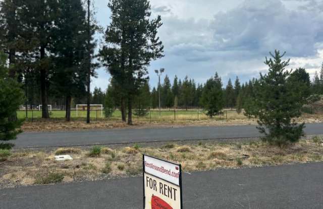 Primary Suite on Main Level!  $500 off first month's rent!! Gallery 4