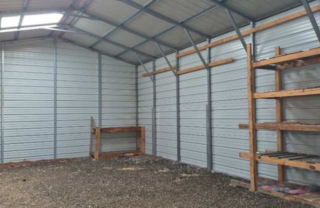 3/2 Bright Modern Home on Quiet Cul‑de‑Sac with Pond, Workshop & Pasture Gallery 3