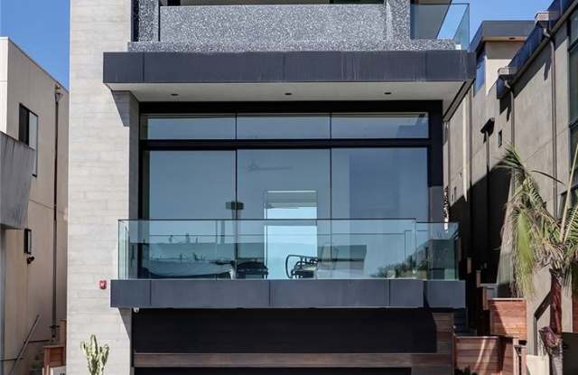 1312 Manhattan Avenue Gallery 2