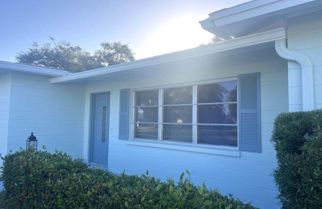 2BR/2BA Single Family Venice Gardens Home Gallery 3