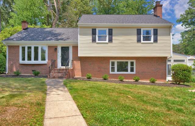 Beautiful Renovated 4 Bedroom 2.5 Bathroom Home for Rent! photos photos