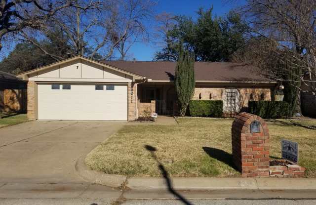 5211 Marshfield Ct Arlington TX 76016 - 5211 Marshfield Court, Arlington, TX 76016