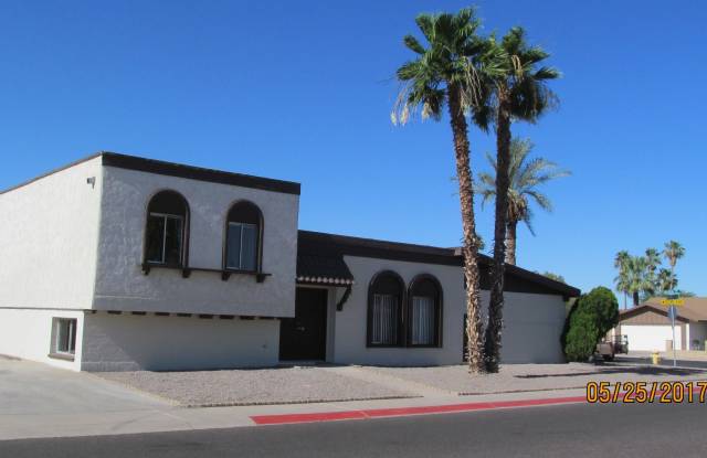 Open house -. Great House  ASU AREA - REMODELED 5BR 2BA HOUSE - Heated SWIMMING POOL, GARAGE. PLUS RV-PARKING, AZ Room photos photos