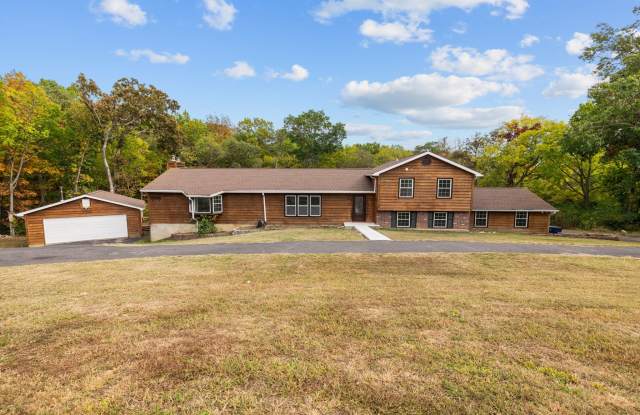 7050 Telegraph Rd - 7050 Telegraph Road, Oakville, MO 63129