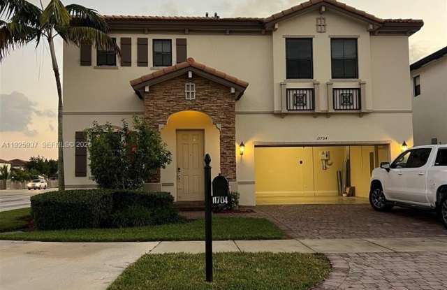 11704 SW 235th St photos photos