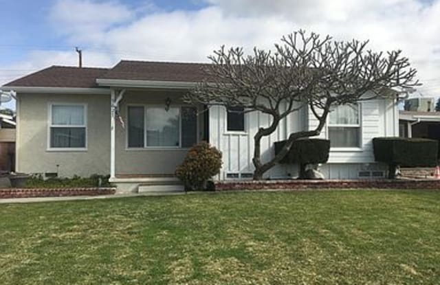 9627 Tolly St - 9627 Tolly Street, Bellflower, CA 90706