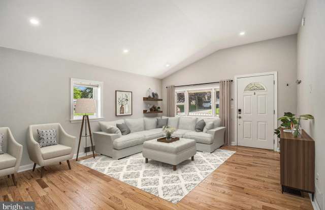 235 ROBERTS Avenue photos photos