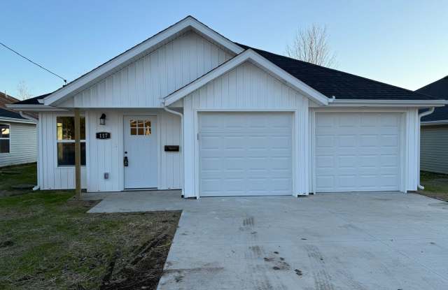 END OF YEAR SPECIAL: HALF OFF FIRST MONTH RENT!!! BRAND NEW BUILD: 3 BEDROOM/ 2 BATHROOM HOUSE IN CARTERVILLE MO WITH 2 CAR GARAGE!!! photos photos