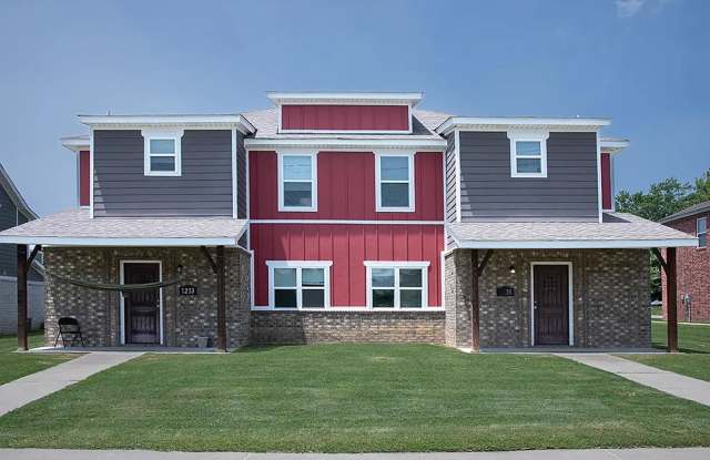4 Bed 4.5 Bath Townhouse just mins away from the University! photos photos