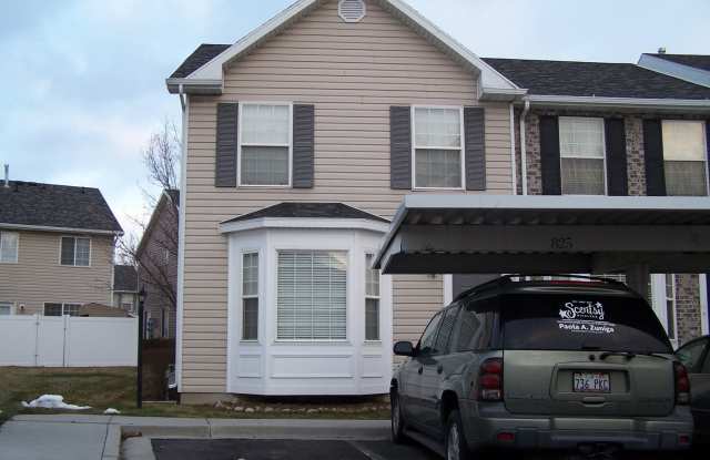 Cute 3 bedroom 1.5 Bath townhouse in Provo - 825 East 1090 South, Provo, UT 84606