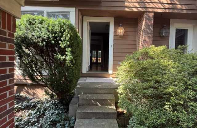 Spacious And Sun-Filled 3 Bedroom 2.5 Bathroom Townhome In Much Sought After Reston Location photos photos