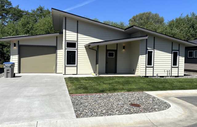 Senior Living Community (55+) - Built In 2021 - High End 2/1 Home With Full Access To Onsite Recreation Center With Pool! photos photos