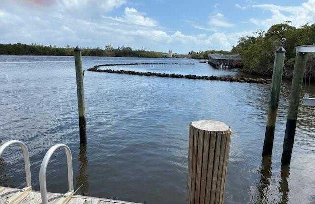 689 NE 6th Court unit: 404 photos photos