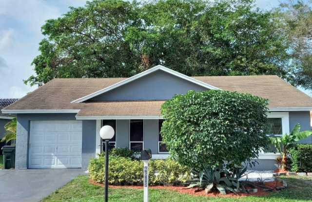 4685 Pine Grove Drive photos photos