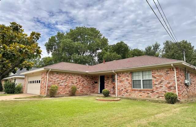 1520 Ridgeway Drive photos photos