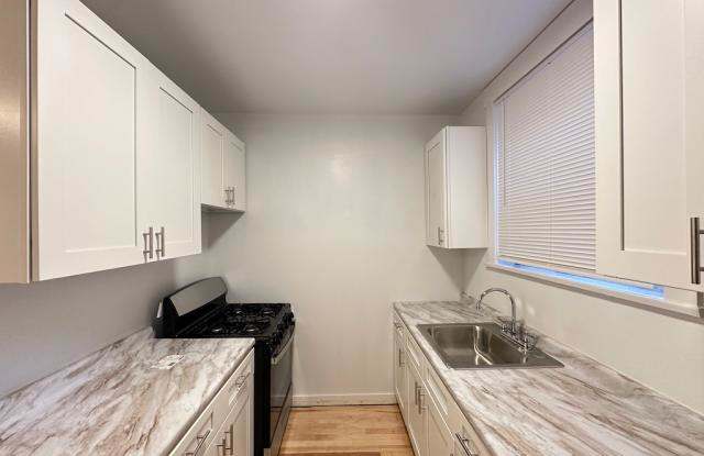 6947 Paulina Gallery 3