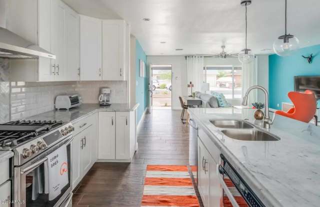 8510 E CATALINA Drive Gallery 3
