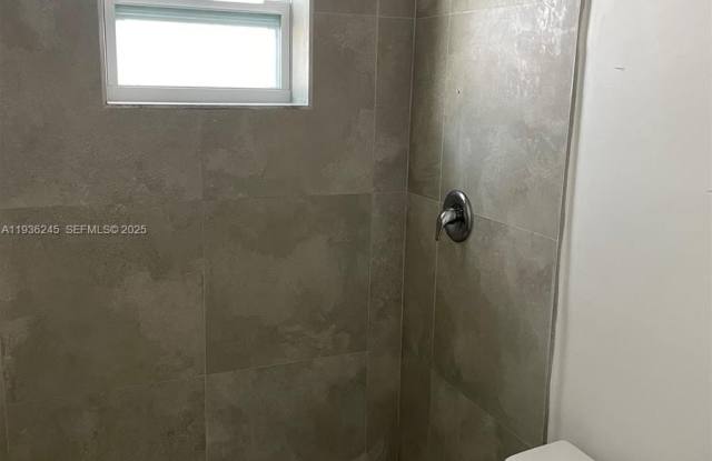 1185 NW 63rd St photos photos