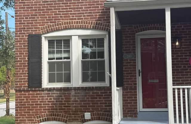 Fully Renovated 2-Bedroom Towson Home with Finished Basement & Large Fenced Yard Gallery 3