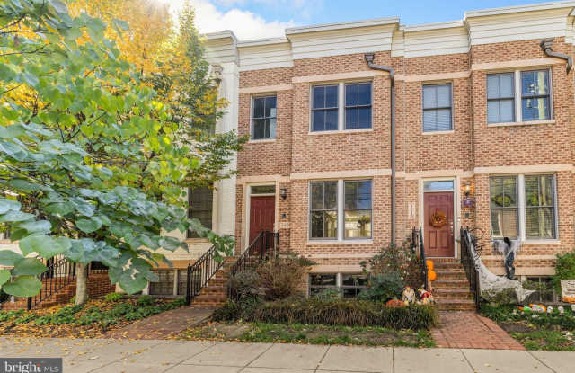 4458 MACARTHUR Boulevard NW photos photos