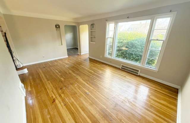 3 BED 1 BATH BEAUTIFUL SINGLE FAMILY HOME photos photos