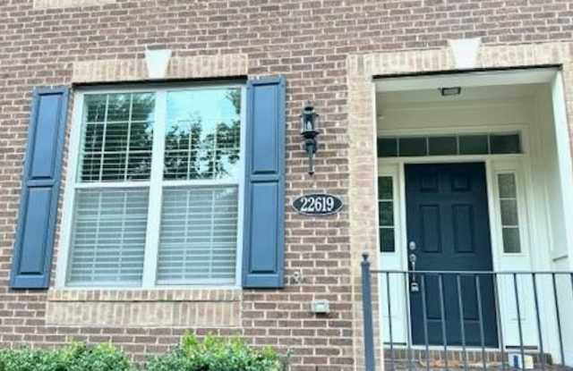 22619 NORWALK SQUARE photos photos