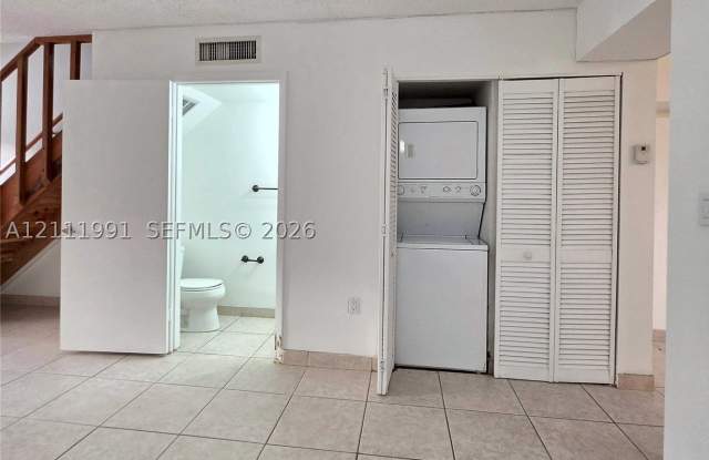 10068 SW 77th Ct Gallery 4