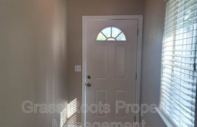 305 N School St photos photos