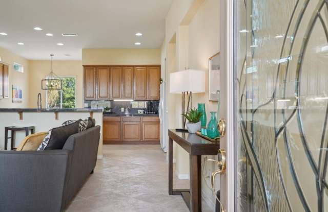 80570 Hoylake Drive Gallery 1