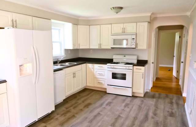 4-Bedroom Home for Rent Summer 2026 Gallery 3
