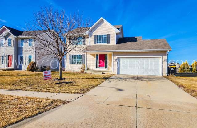 Move in Special!!! Wonderful Location! 3 Bedroom 2.5 bath two story home in Waukee. - 550 Southeast Westgate Drive, Waukee, IA 50263