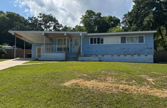 Pensacola - 2 bedroom, 2 bathroom w/ sunroom and lawn care included photos photos