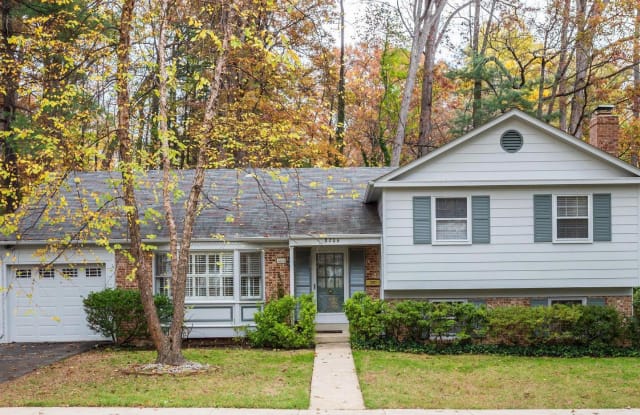 8204 MOCKINGBIRD DR - 8204 Mockingbird Drive, Fairfax County, VA 22003