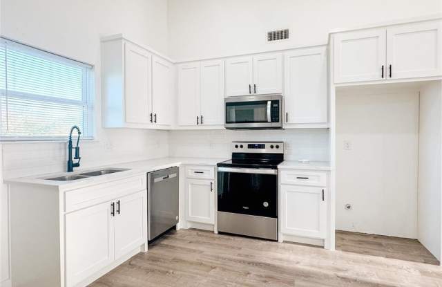 2817 Vinnie Street photos photos