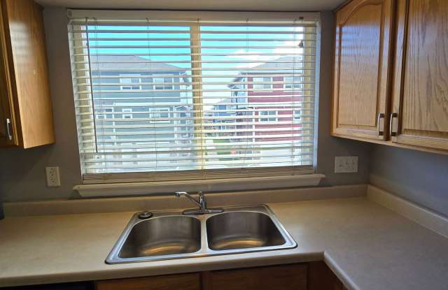 Charming Two Bedroom Townhome in Brighton, Colorado Gallery 4