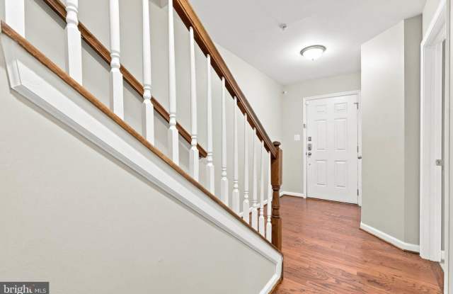 7832 BLUE STREAM Drive Gallery 4