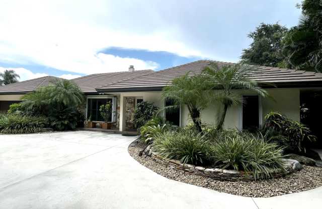 5125 WOODLAND LAKES Drive Gallery 2
