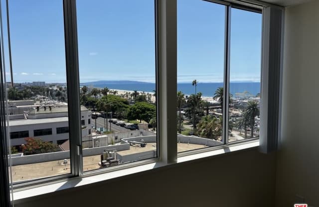 Pacific Plaza Gallery 2
