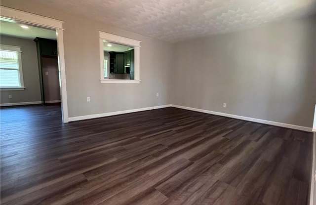 4540 Shoulders Hill Road Gallery 2