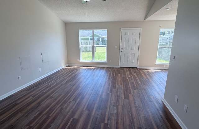 3BR/2BA Home For Rent: NO CARPET Gallery 3