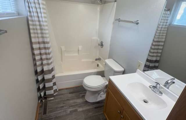 W. 4th Duplexes Gallery 4