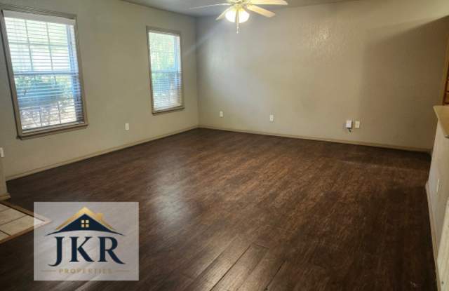 2 bed/1.5 bath house Gallery 3