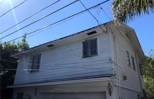 225 1/2 27TH AVENUE N - 225 1/2 27th Ave N, St. Petersburg, FL 33704