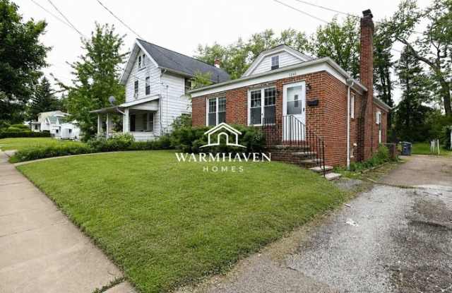 1040 Mercer Avenue photos photos