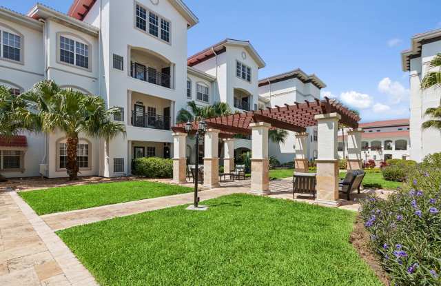 Casa Bella on Westshore Gallery 4