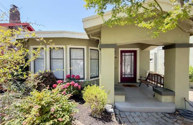 Charming Glenview Bungalow Steps Aways from restaurants, shops, and parks. - 1455 Wellington Street, Oakland, CA 94602
