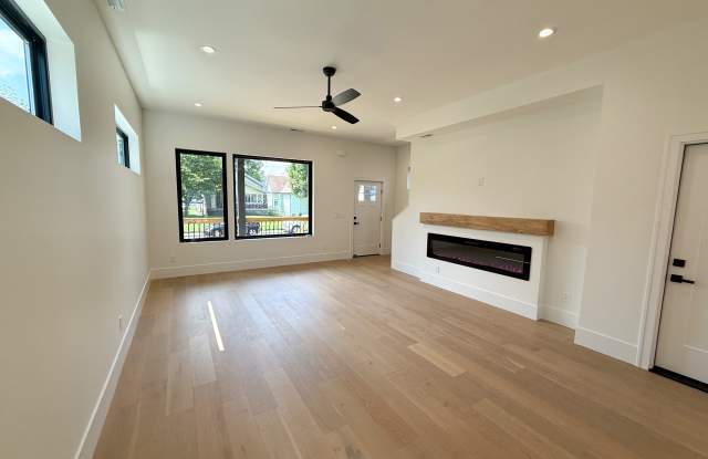 1448 Lexington Avenue - A Gallery 2